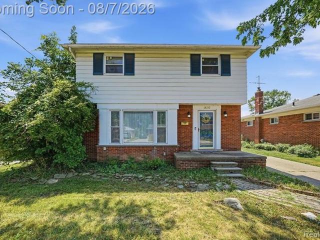 House for sale in Fraser, Michigan
