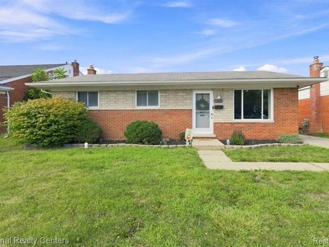 House for sale in Fraser, Macomb County