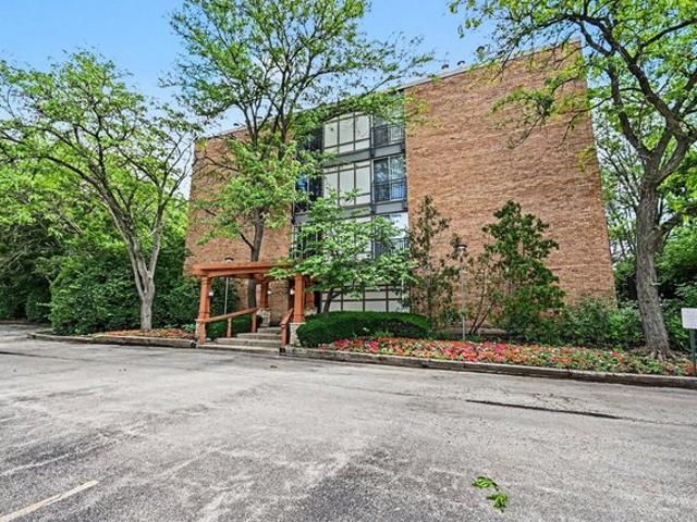 Condo for sale in Lisle, Illinois