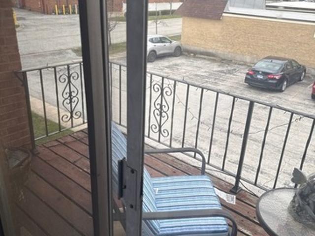 Condo for sale in Homewood, Illinois