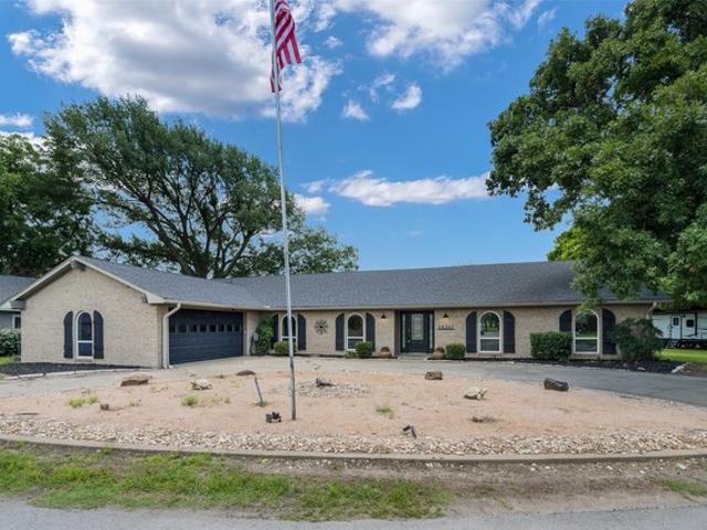 House for sale in Kemp, Texas