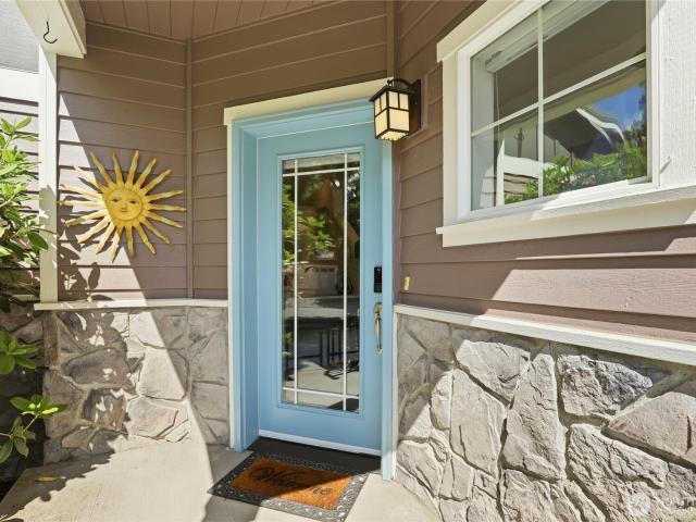 Condo for sale in Bainbridge Island, Washington