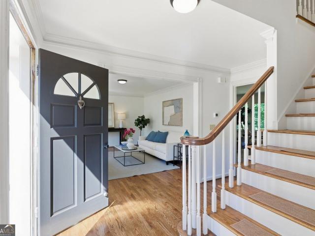 House for sale in Dunwoody, DeKalb County