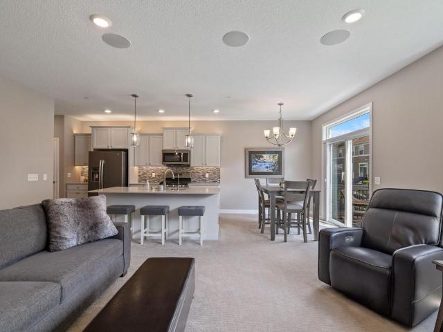 Townhouse for sale in Lakeville
