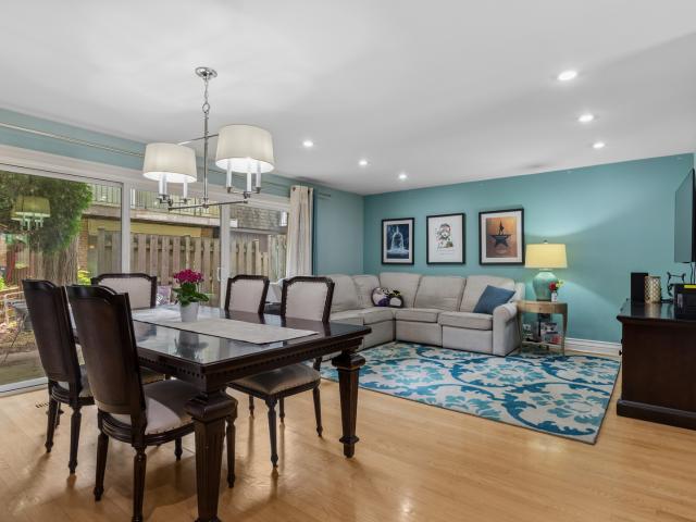 Townhouse for sale in Glenview, Cook County