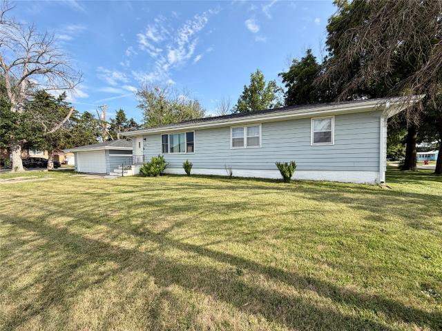 House for sale in Chariton, Iowa