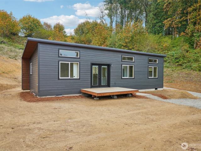 House for sale in Castle Rock, Cowlitz County