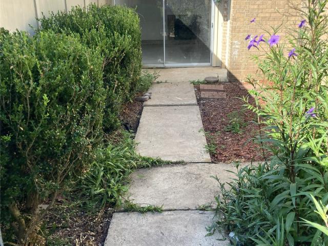 Townhouse for sale in West Columbia, Texas