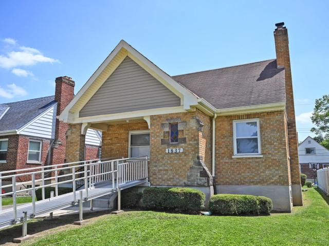 House for sale in Roselawn, Ohio