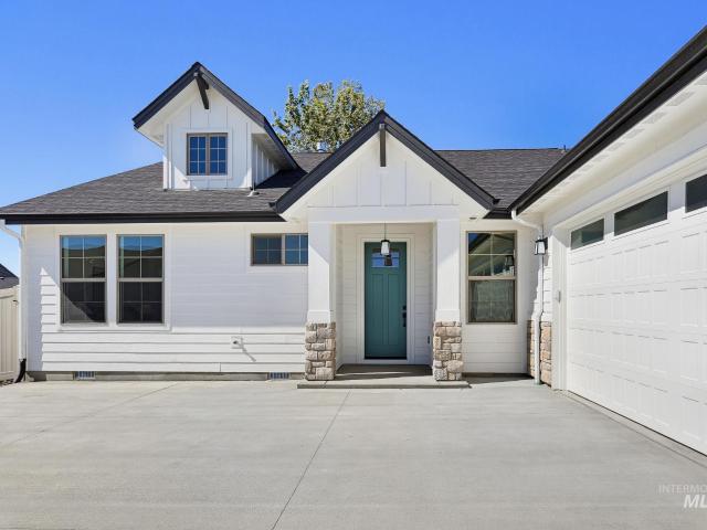 House for sale in Colt Place, Star