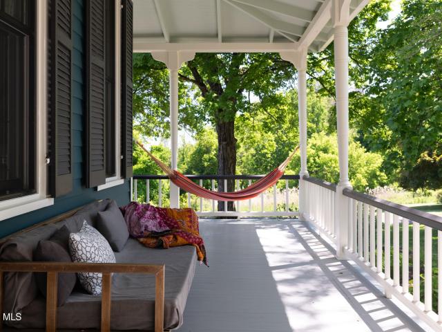 House for sale in Hannacroix, New York