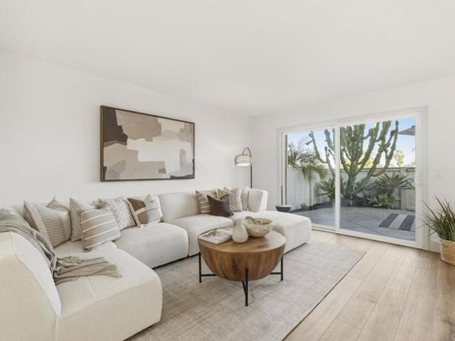 Townhouse for sale in Cardiff, California