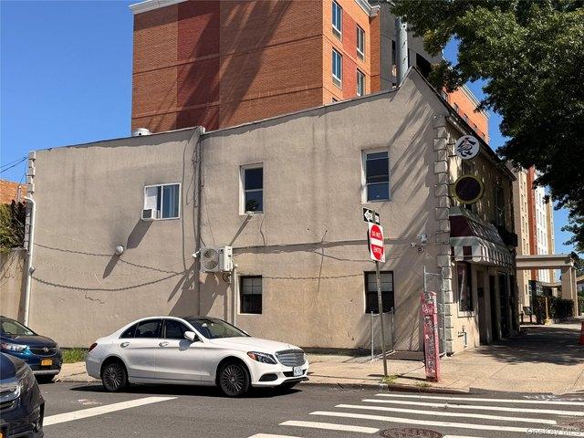 House for sale in Queens, Arverne