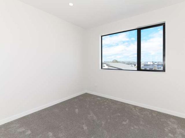 Townhouse for sale in Paremoremo
