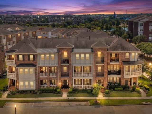 Townhouse for sale in Sugar Land, Texas