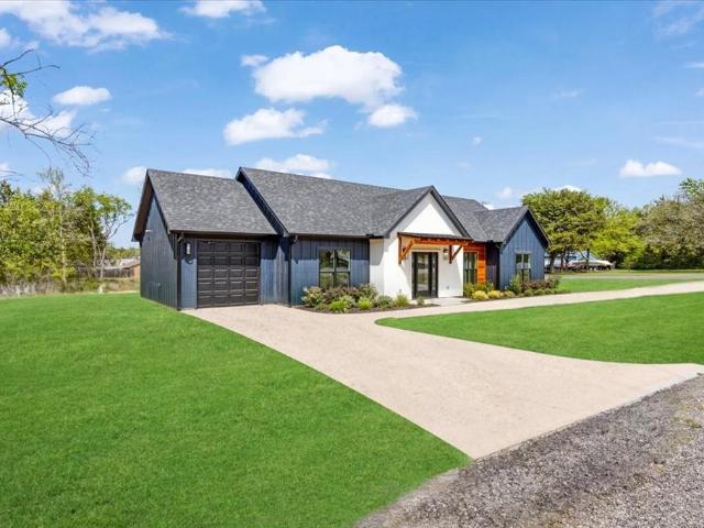 House for sale in Pottsboro, Texas