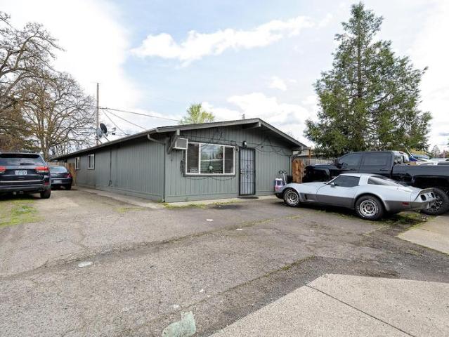 Duplex for sale in Medford