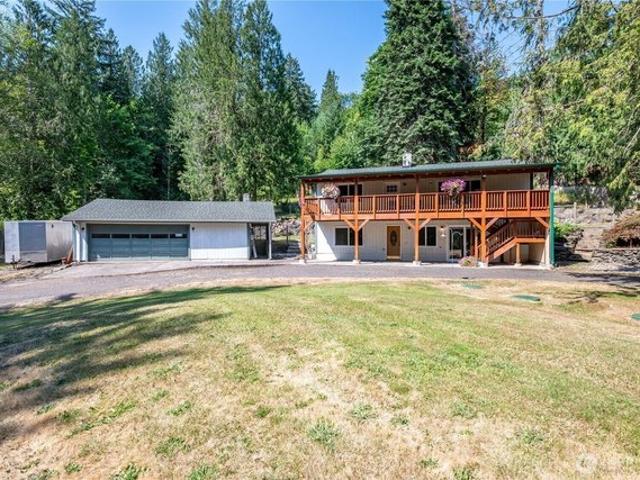 House for sale in Castle Rock, Washington