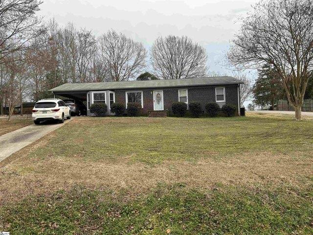 House for sale in Clinton, South Carolina
