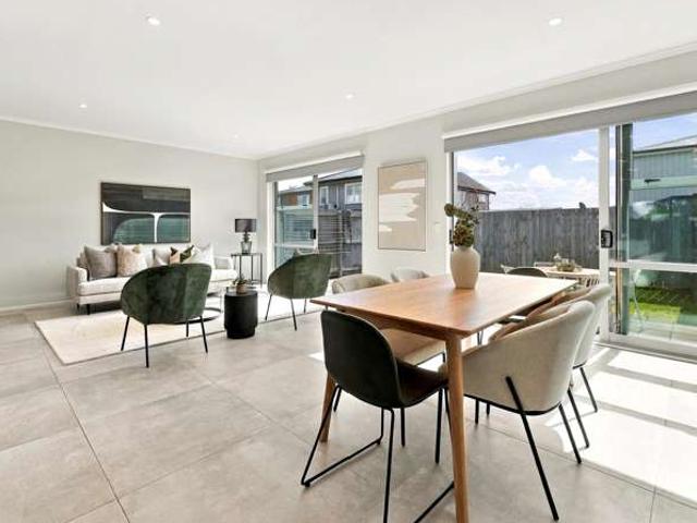 Townhouse for sale in Whenuapai, Upper Harbour
