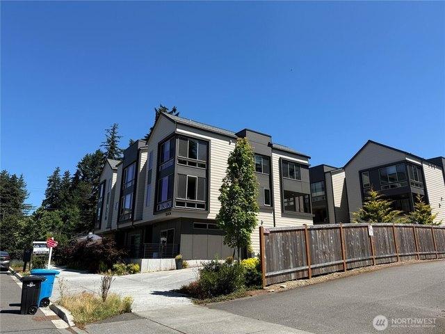Townhouse for sale in Shoreline, Washington