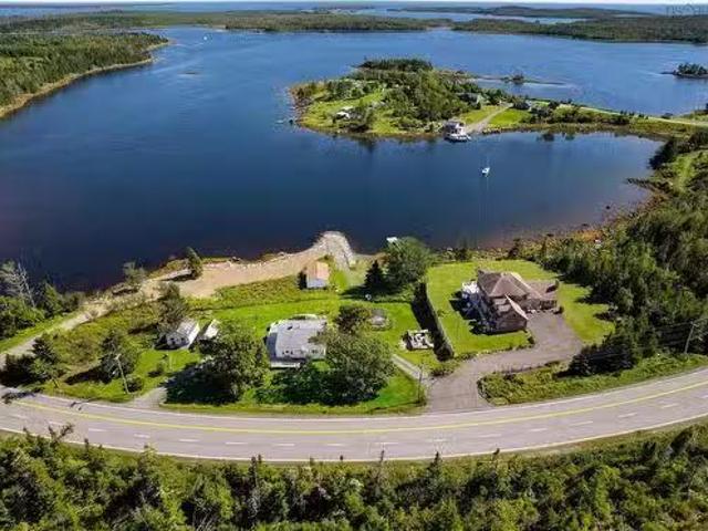 House for sale in Popes Harbour, Halifax County