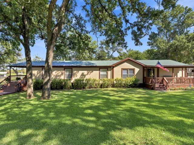 House for sale in Henderson, Texas