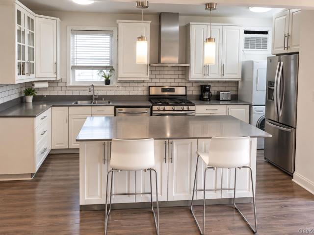 House for sale in The Bronx, Arverne