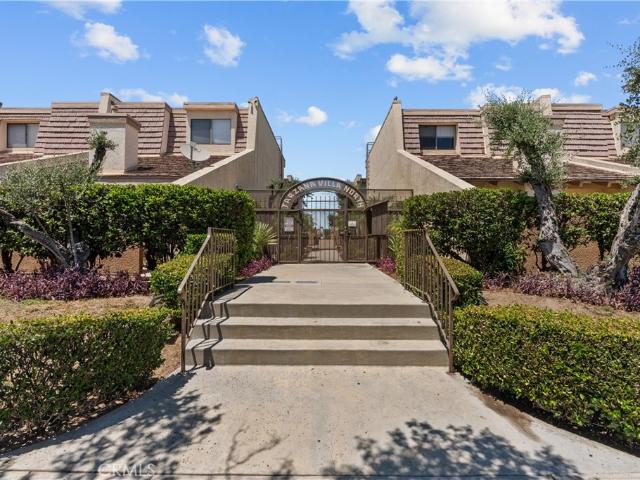 Townhouse for rent in Tarzana Neighborhood Council District, Canoga Park