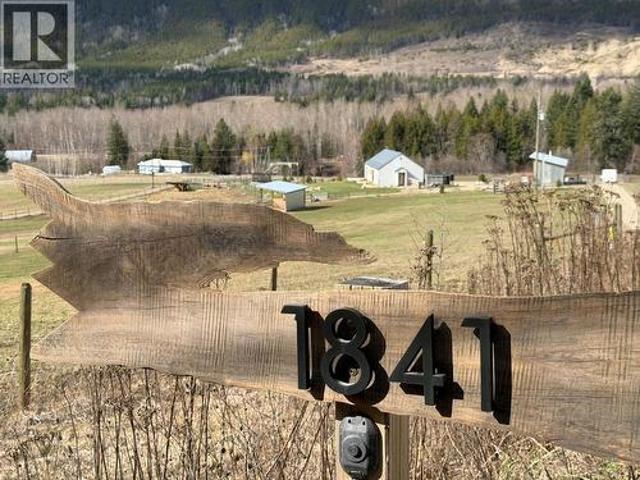 House for sale in Salmon Arm, British Columbia