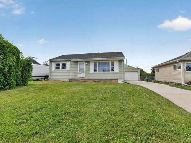 House for sale in Waterloo, Iowa