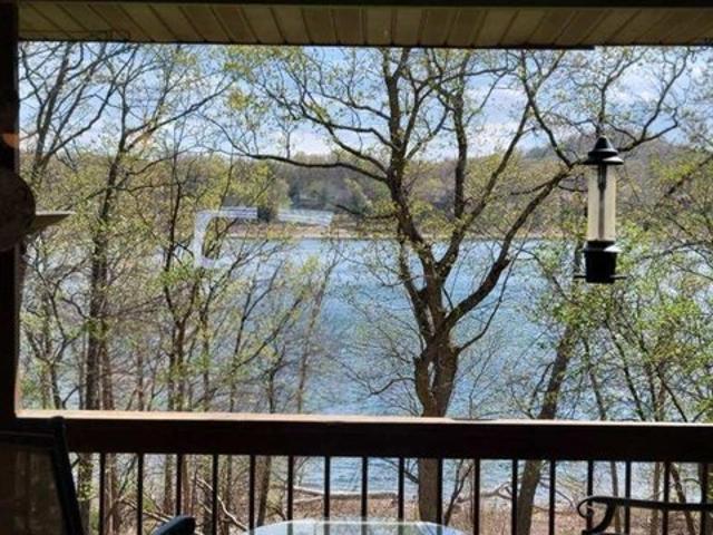 House for sale in Stone, Missouri