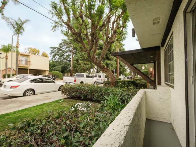 Apartment for rent in Canoga Park, California