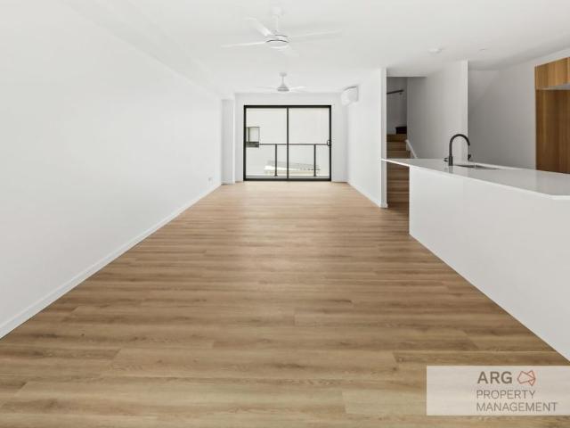Townhouse for rent in Toombul, Queensland