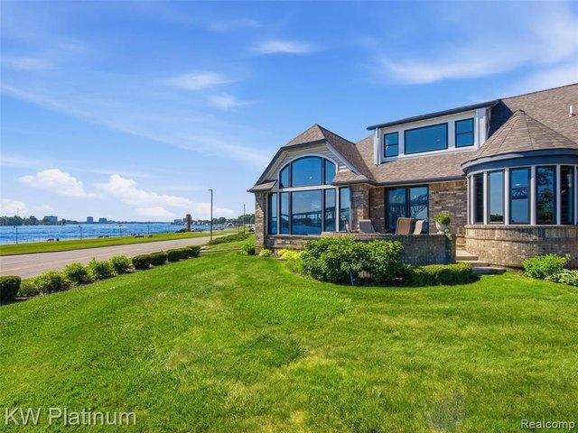 Condo for sale in Fort Gratiot, Michigan