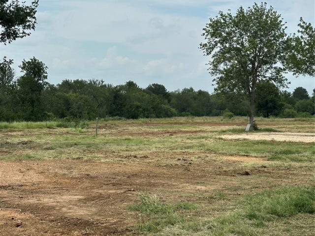 Land for sale in Luling, Texas