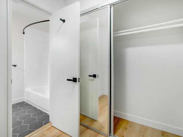 Apartment for rent in Canoga Park, California