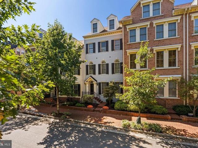 Townhouse for sale in Jefferson Houston, Alexandria