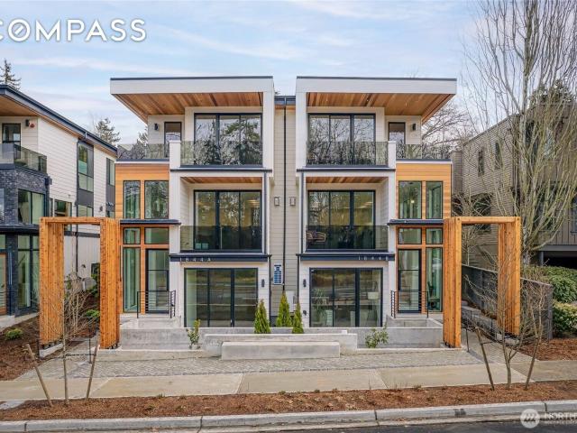 Townhouse for sale in Kirkland