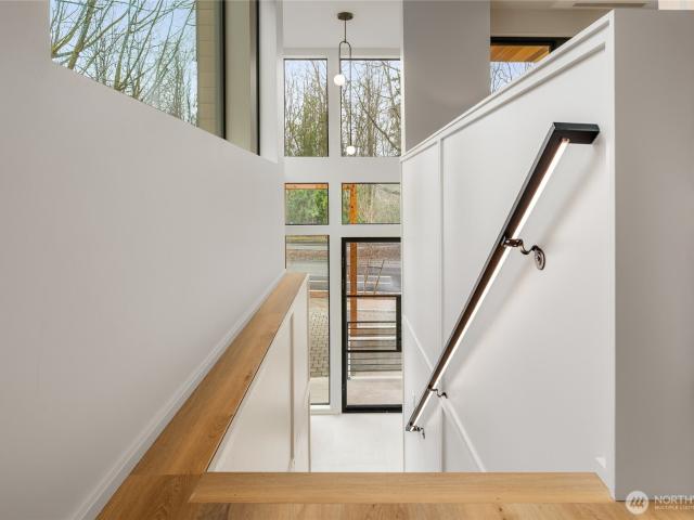 Condo for sale in Kirkland