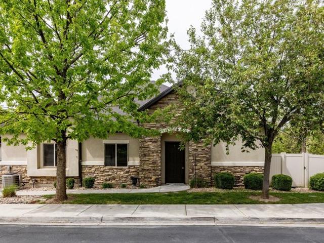 Townhouse for sale in Woods Cross, Utah