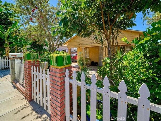 House for sale in Signal Hill, California