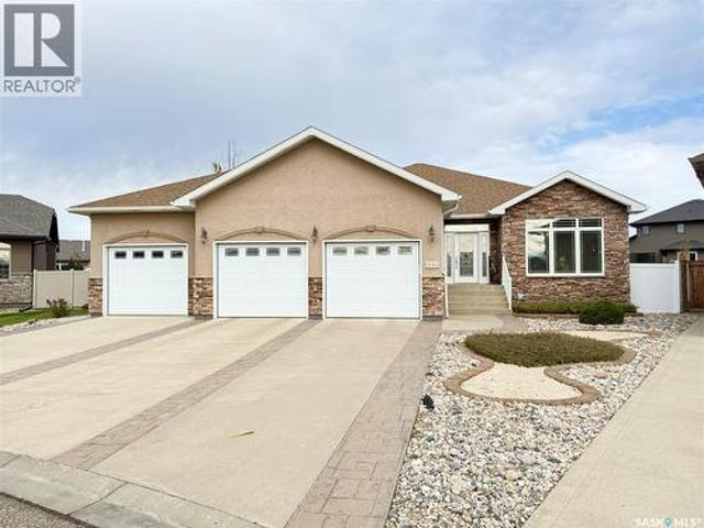 House for sale in Weyburn, Saskatchewan