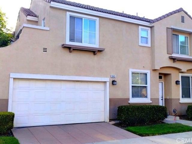 House for sale in Signal Hill, California