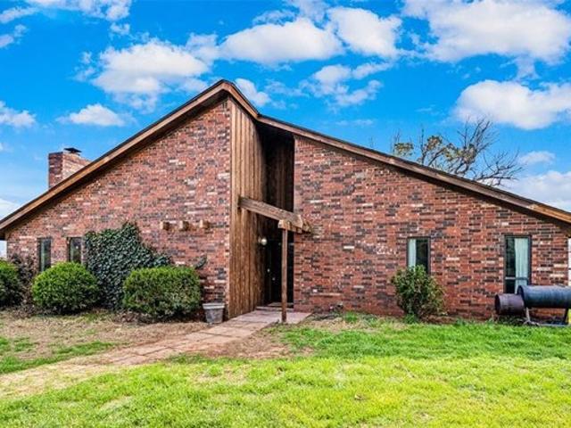 House for sale in Chickasha, Oklahoma
