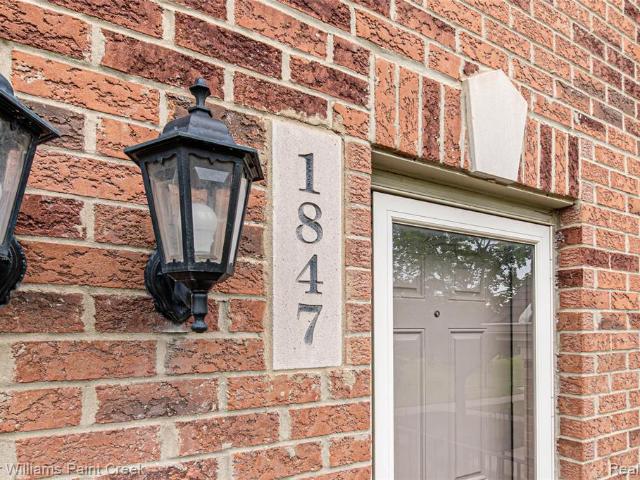 Condo for sale in Detroit, Michigan
