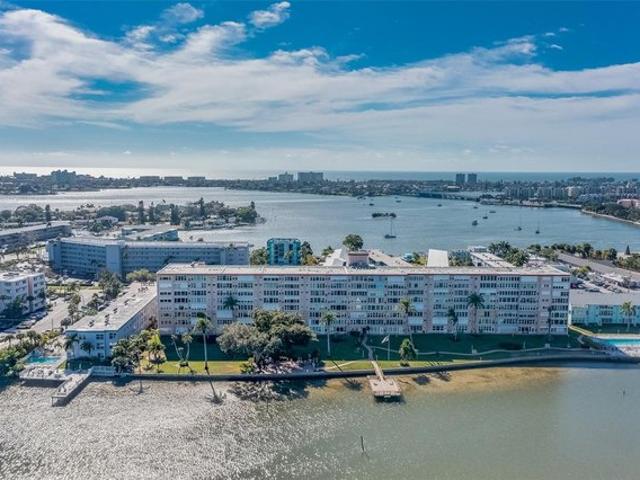 Condo for sale in South Pasadena, Florida
