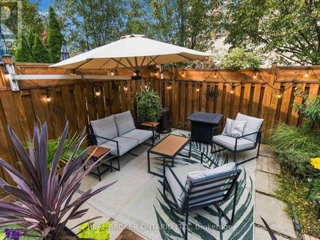 House for sale in Burlington, Golden Horseshoe