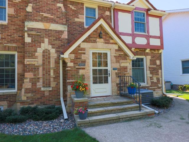 House for sale in Highland Village, Saint Paul