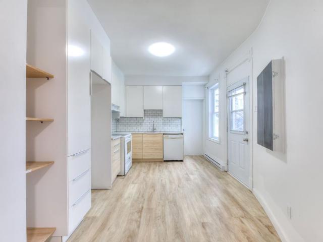 Apartment for rent in St. Leonard's, Quebec